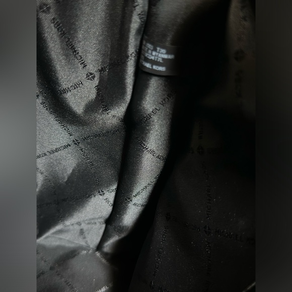 👜 🖤 Large Michael Kors Shoulder Tote - Black 🖤 - Picture 13 of 16